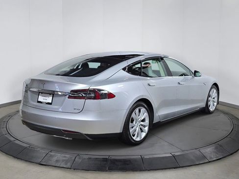 Used 2016 Tesla Model S 90D image 7