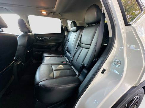 Used 2019 Nissan Rogue SL w/ Premium Package image 25