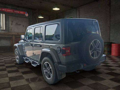 Used 2023 Jeep Wrangler Unlimited Sahara w/ LED Lighting Group AWD/4WD image 4