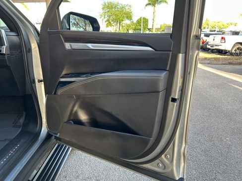 Used 2025 Cadillac Escalade ESV Premium Luxury w/ Touring Package image 31