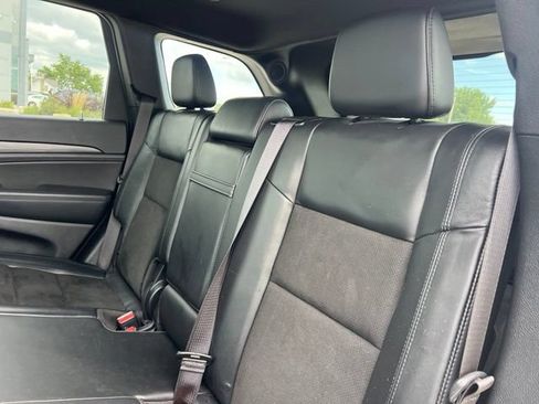 Used 2021 Jeep Grand Cherokee Laredo X AWD/4WD image 13