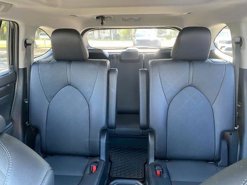 Used 2024 Toyota Highlander Platinum image 27