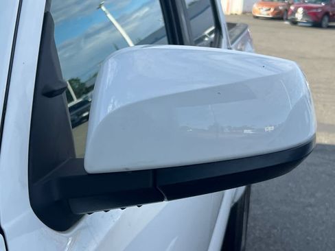 Used 2019 Toyota Tacoma SR5 RWD image 9