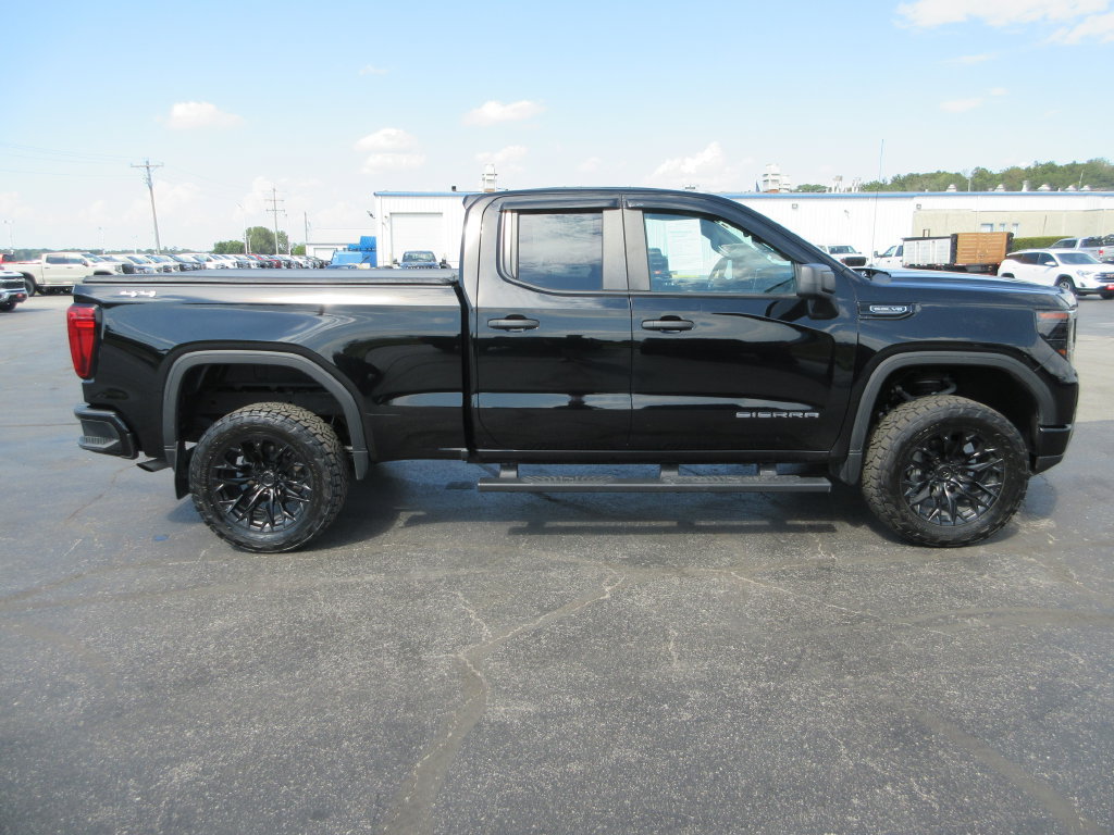 Used 2023 GMC Sierra 1500 Pro w/ Graphite Edition AWD/4WD image 4