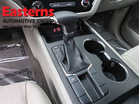 Used 2020 Kia Sedona LX FWD image 12