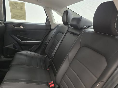Used 2023 Volkswagen Jetta SE FWD image 19