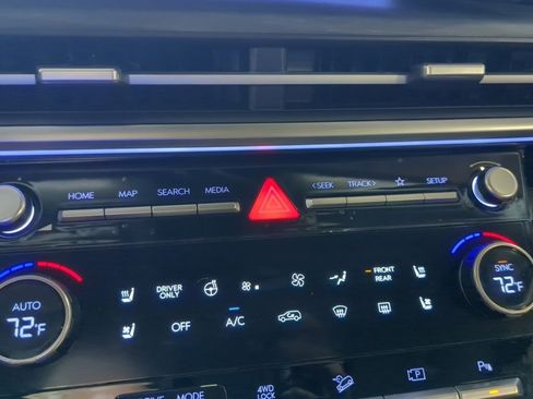 Used 2025 Hyundai Santa Fe Limited image 34