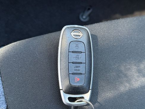 Used 2025 Nissan Versa SV FWD image 21
