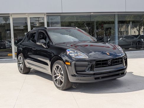 New 2026 Porsche Macan AWD/4WD image 7