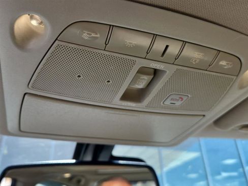 Used 2017 Nissan Maxima Platinum image 11