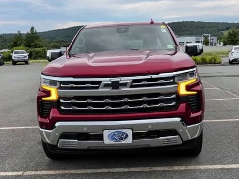 Used 2023 Chevrolet Silverado 1500 LTZ AWD/4WD image 3