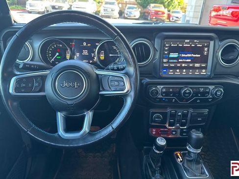 Used 2022 Jeep Wrangler Unlimited Rubicon 4xe w/ Steel Bumper Group AWD/4WD image 16