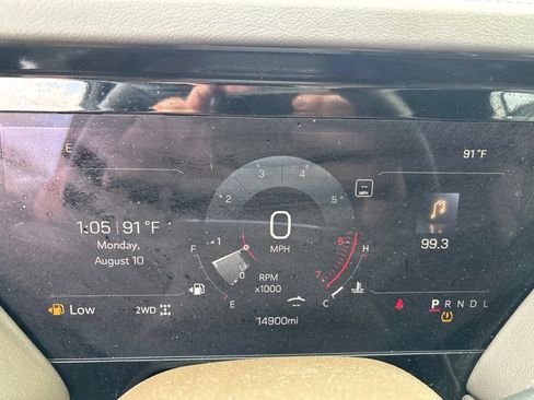 Used 2025 GMC Yukon Elevation AWD/4WD image 10