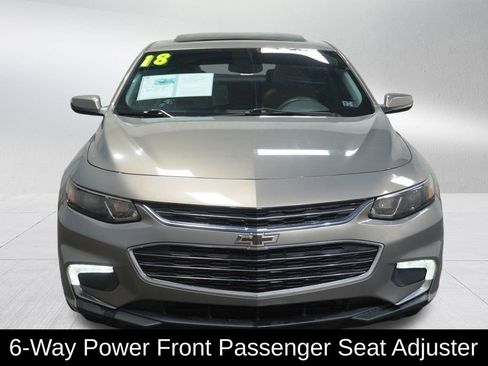 Used 2018 Chevrolet Malibu LT w/ Leather Package image 9