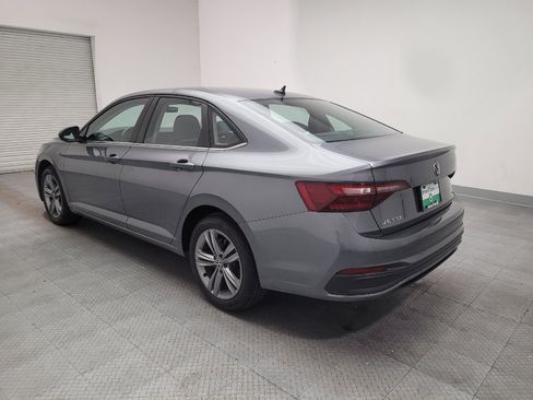 Used 2024 Volkswagen Jetta SE FWD image 5