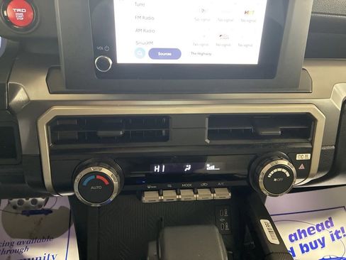 Used 2025 Toyota Tacoma TRD Sport image 20