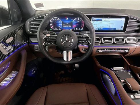 Used 2026 Mercedes-Benz GLS 450 4MATIC image 4