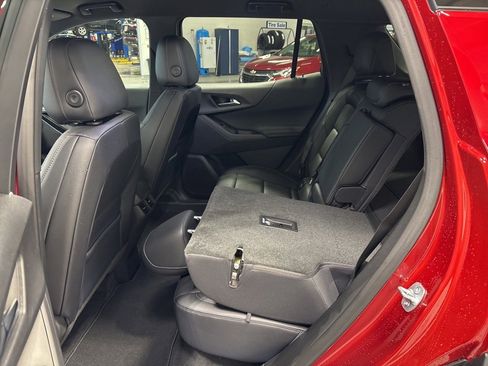 New 2026 Chevrolet Equinox LT w/ Convenience Package II image 32