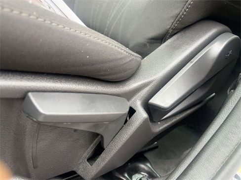 Used 2017 Ford Focus SEL w/ Cold Weather Package image 15