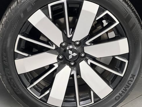 Used 2025 Mitsubishi Outlander SE FWD image 78