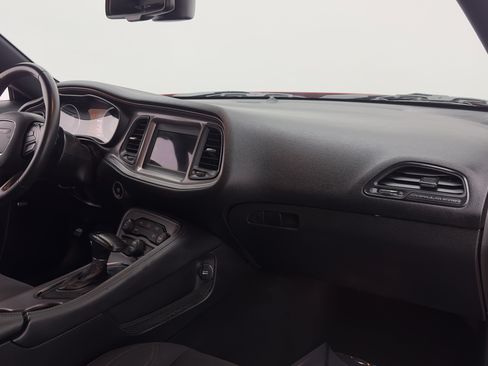 Used 2023 Dodge Challenger SXT RWD image 31