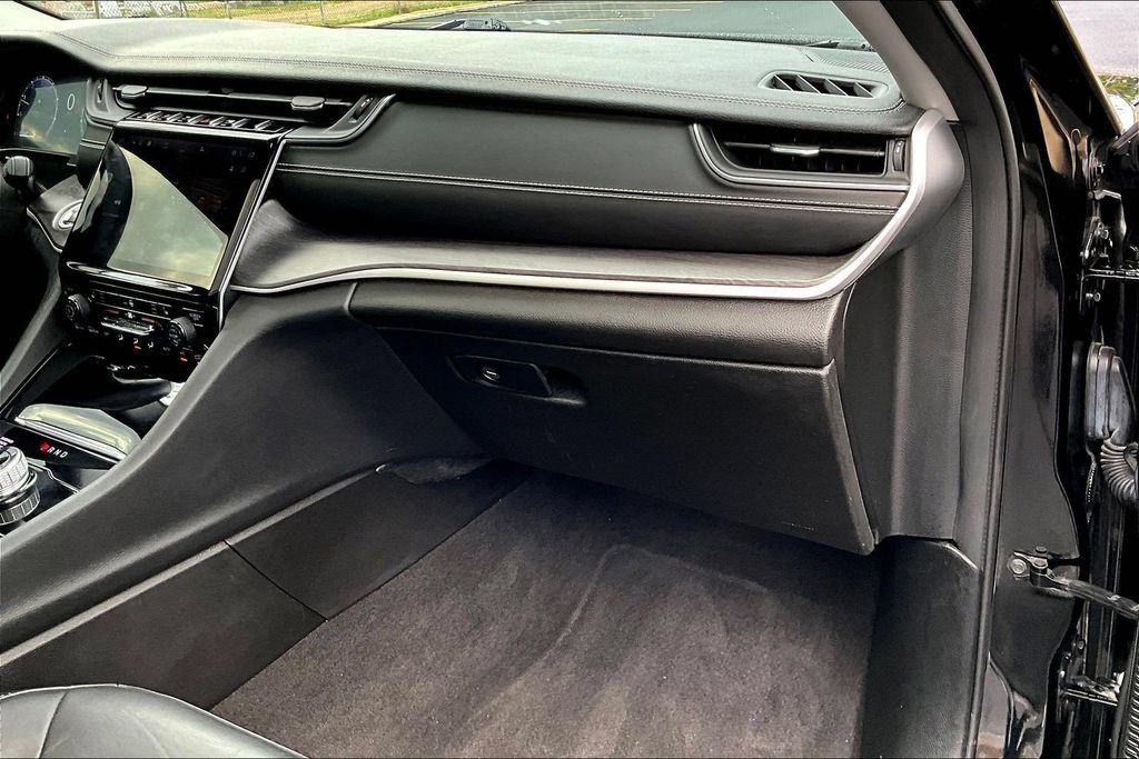 Used 2021 Jeep Grand Cherokee L Limited AWD/4WD image 15