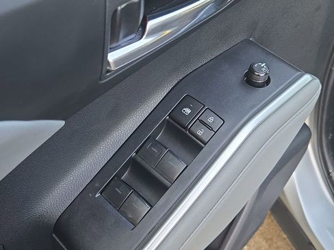 Certified 2024 Toyota Highlander XLE image 13