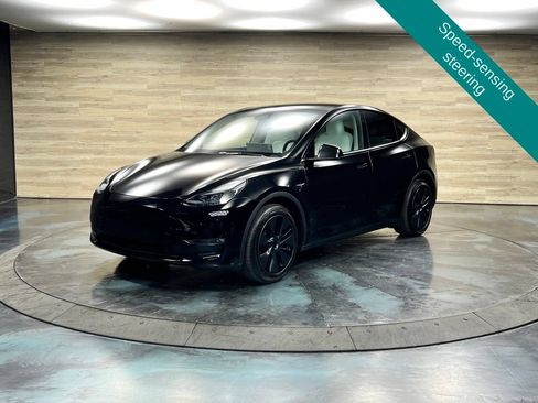 Used 2024 Tesla Model Y Long Range AWD/4WD image 5