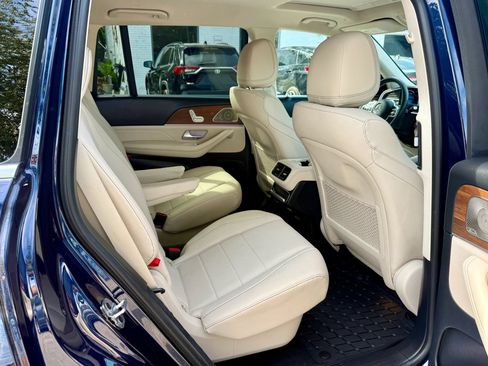 Used 2022 Mercedes-Benz GLS 450 4MATIC image 13