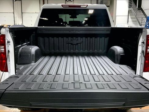 New 2026 Chevrolet Silverado 1500 Custom Trail Boss w/ Turbomax Blackout Package AWD/4WD image 5