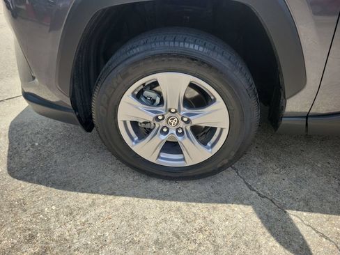 Certified 2025 Toyota RAV4 XLE FWD image 33