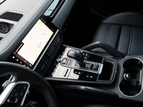 Used 2023 Porsche Cayenne GTS image 20