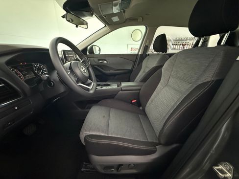 Used 2022 Nissan Rogue SV FWD image 5