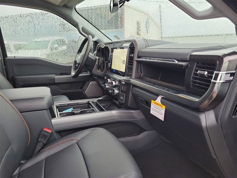 New 2026 Ford F250 Lariat w/ Black Appearance Package image 30