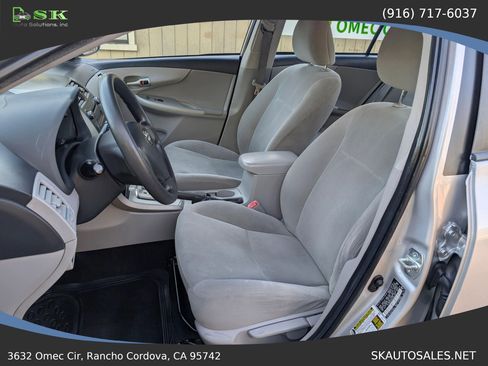 Used 2011 Toyota Corolla LE FWD image 18