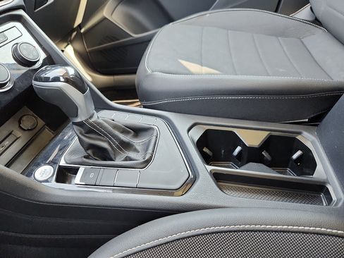 Certified 2023 Volkswagen Taos SE w/ Panoramic Sunroof Package FWD image 20