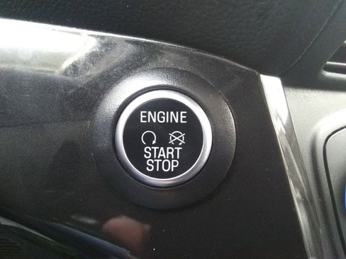 Used 2019 Ford Escape Titanium image 16