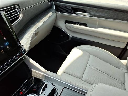Used 2022 Jeep Wagoneer Series I w/ Convenience Group I AWD/4WD image 33