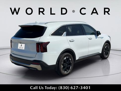 Used 2025 Kia Sorento S FWD image 6
