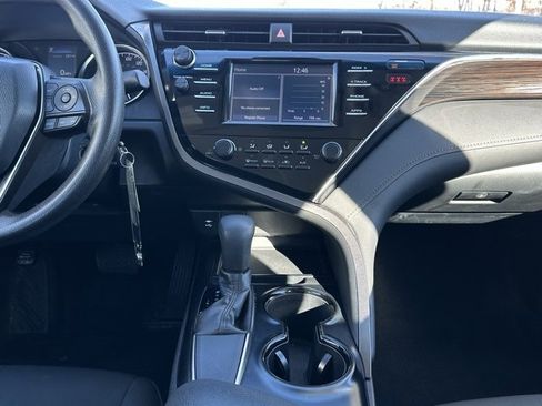 Used 2018 Toyota Camry SE image 13