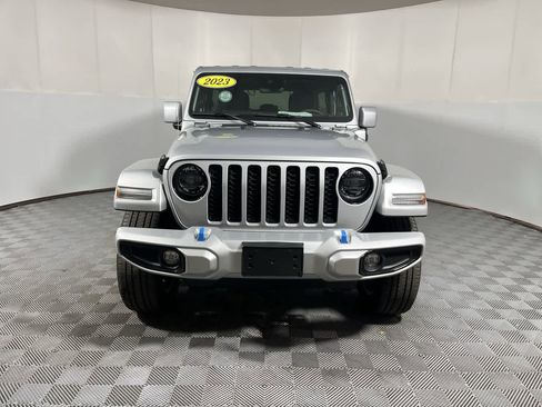 Used 2023 Jeep Wrangler Unlimited Sahara AWD/4WD image 3