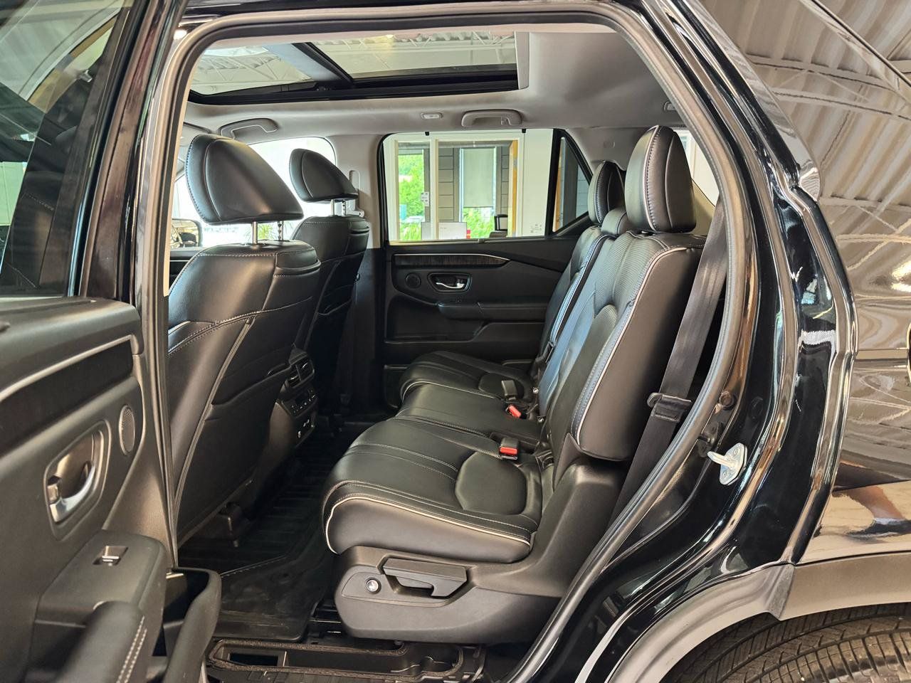 Used 2023 Honda Pilot Elite image 21