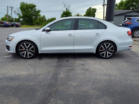 Used 2013 Volkswagen Jetta GLI Autobahn FWD image 2