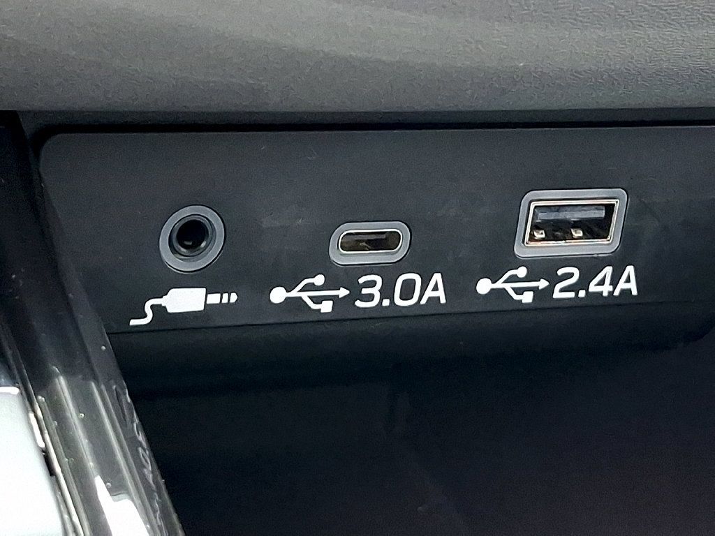 Used 2025 Subaru Legacy Premium AWD/4WD image 23