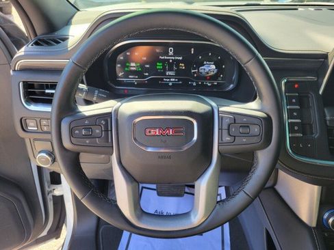 Used 2023 GMC Yukon SLT RWD image 18
