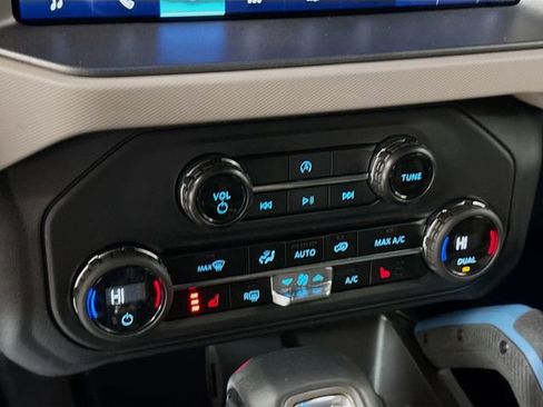 Used 2024 Ford Bronco Wildtrak image 16