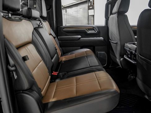 Used 2024 Chevrolet Silverado 2500 High Country w/ High Country Premium Package image 36