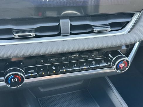 New 2026 Chevrolet Equinox LT w/ Convenience Package II image 17