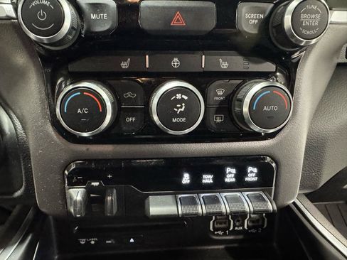 Used 2019 RAM 1500 Big Horn image 21