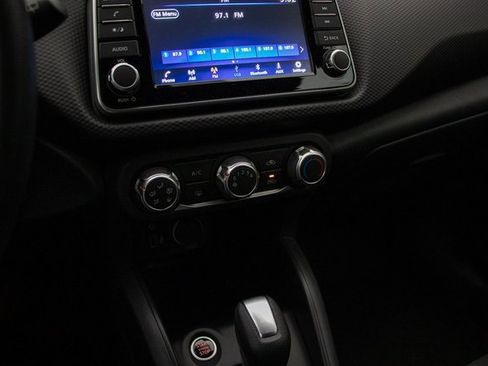 New 2025 Nissan Kicks Play S image 32